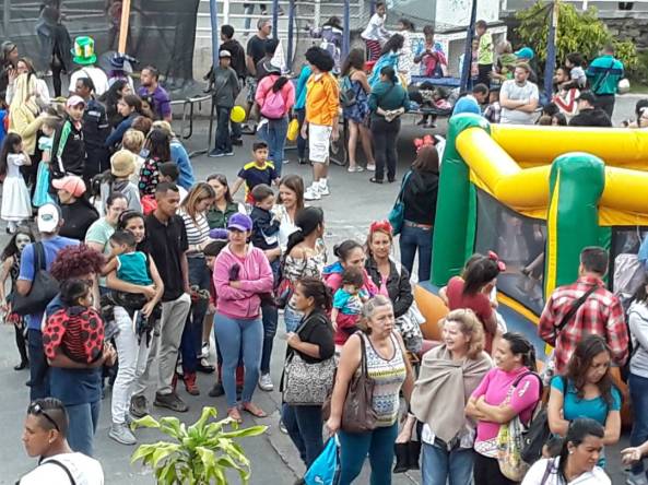 Más de 300 persona disfrutaron de fiesta familiar en Los Salias (2)